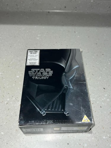 Star wars trilogy disc - star,